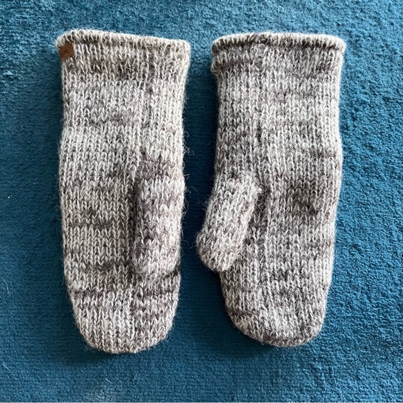 LAST CHANCE NWOT Cute Bunny Mittens - Picture 2 of 5